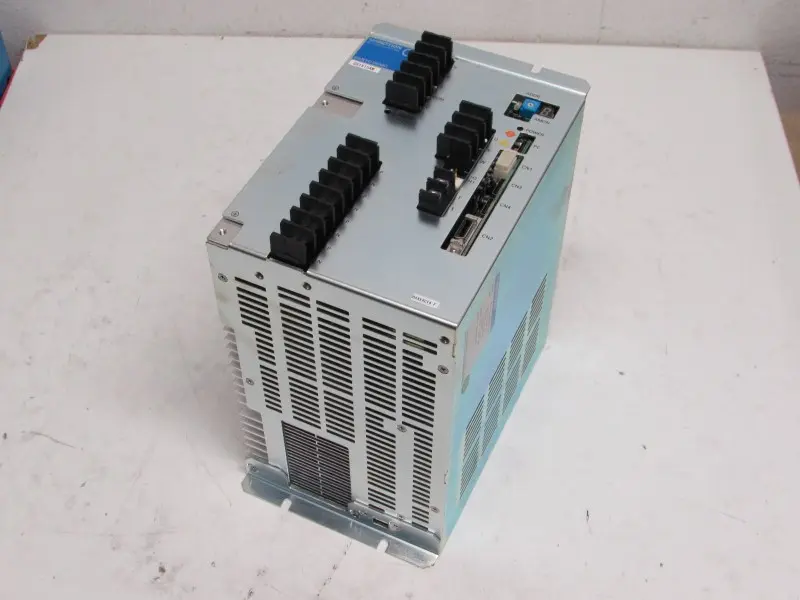 Produktfoto 1 von Sanyo Denki Sanmotion Q QS1V15AM QS1V15AM0XXXXC14 34A Servo Drive Unbenutzt