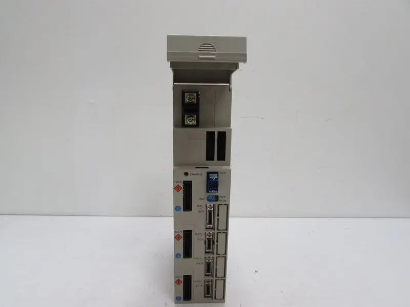 Produktfoto 1 von Yaskawa SGDC-050505ARA Drivepack Servo Unit  230V UNUSED