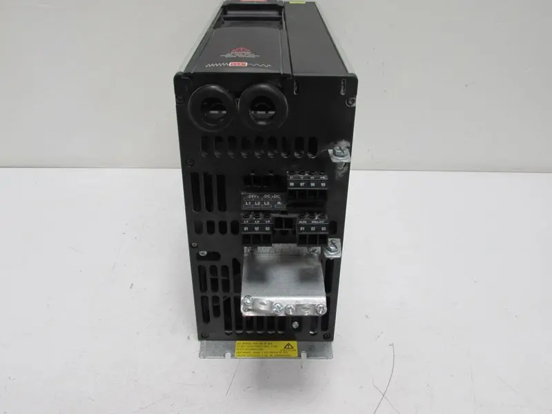 Produktfoto 1 von Danfoss VLT5008 VLT5008PT5B20STR3D0F00A00 400V 12,2A 9,9kVA 175Z0067 Top Zustand