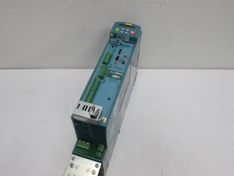 Produktfoto 1 von Parker SSD AC890 Servo Drive 90CD/5/0002B/N/00/A/UK Top Zustand