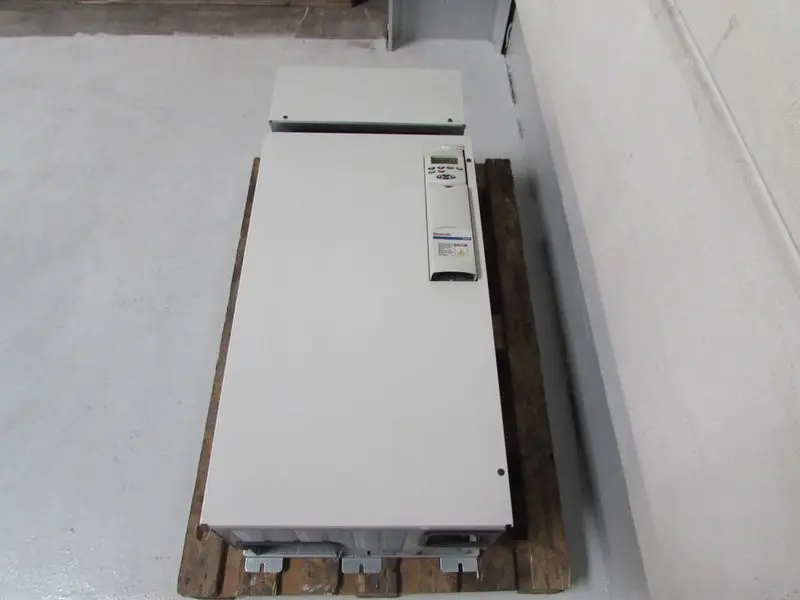 Produktfoto 1 von Rexroth Indramat Refu Drive RD52.1-7N-132-F-V1-FW CFG-RD500-P2-L1 TOP ZUSTAND