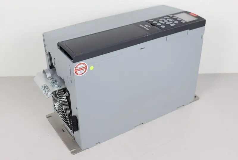 Produktfoto 1 von Danfoss FC-102 Drive FC-102P18KT4E20H3XG 131G0433 18,5kw 400V TESTED TOP ZUSTAND