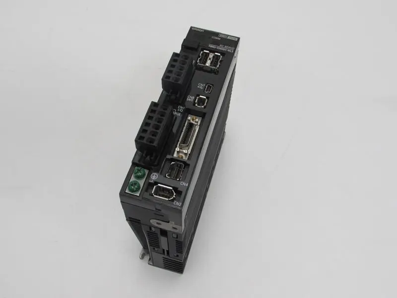 Produktfoto 1 von Omron R88D-KN02H-ML2 200V 200W AC Servo Driver Top Zustand