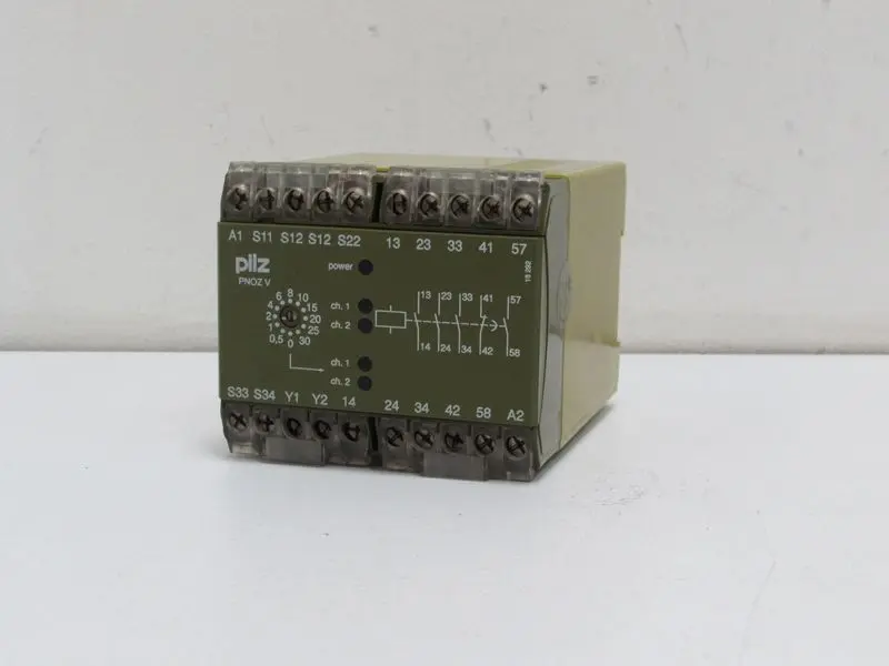 Produktfoto 1 von Pilz PNOZV 30S 24VDC 3S 1Ö 1SZ 24VDC 4,5W 474790 TOP ZUSTAND
