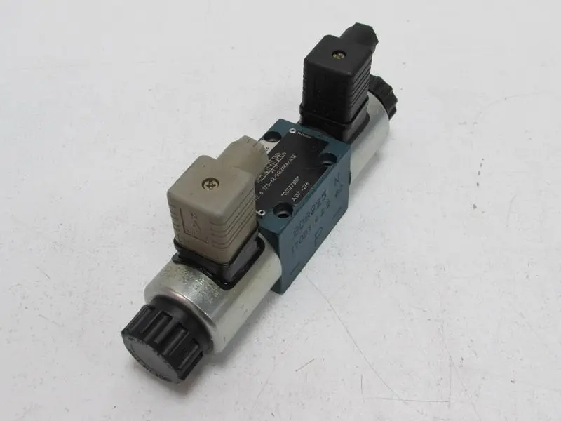 Produktfoto 1 von Rexroth 4WE 6 J73-62/EG24K4/A12 A137-276  R900577338 Wegeventil TOP ZUSTAND