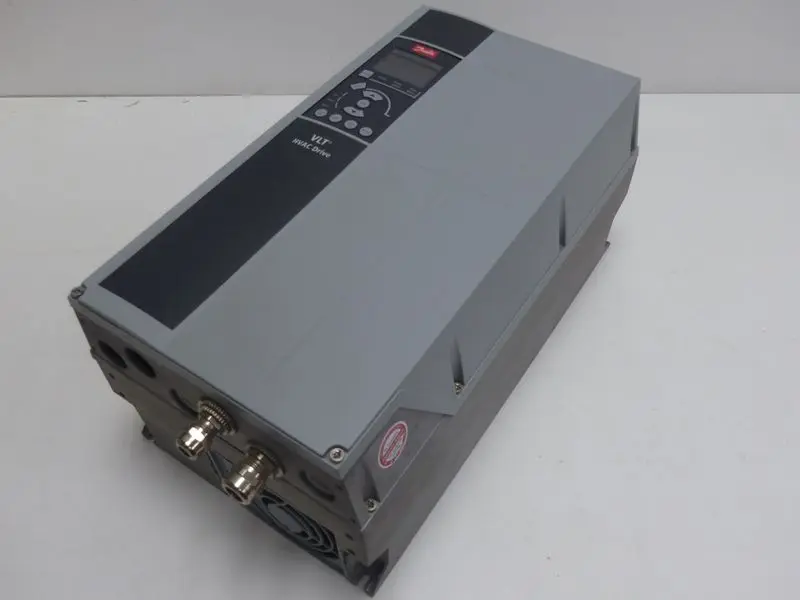 Produktfoto 1 von Danfoss VLT HVAC Drive FC-102P4K0T4E55H3 460V 590Hz 8.2A TOP ZUSTAND TESTED