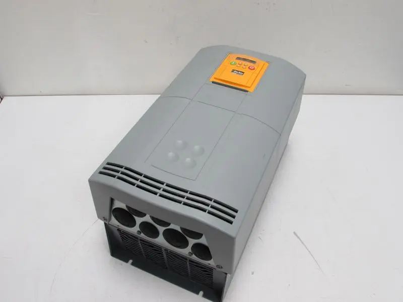 Produktfoto 1 von Parker 650VD/0220/400/0011/UK/0/0/0/0/0 650V-432450D0-001P00-A3 22kW 400V UNUSED