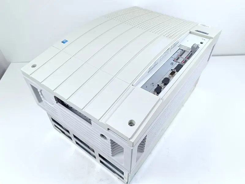 Produktfoto 1 von Lenze EVF9330-EV Frequenzumrichter ID-No. 00408605 TESTED & TOP ZUSTAND