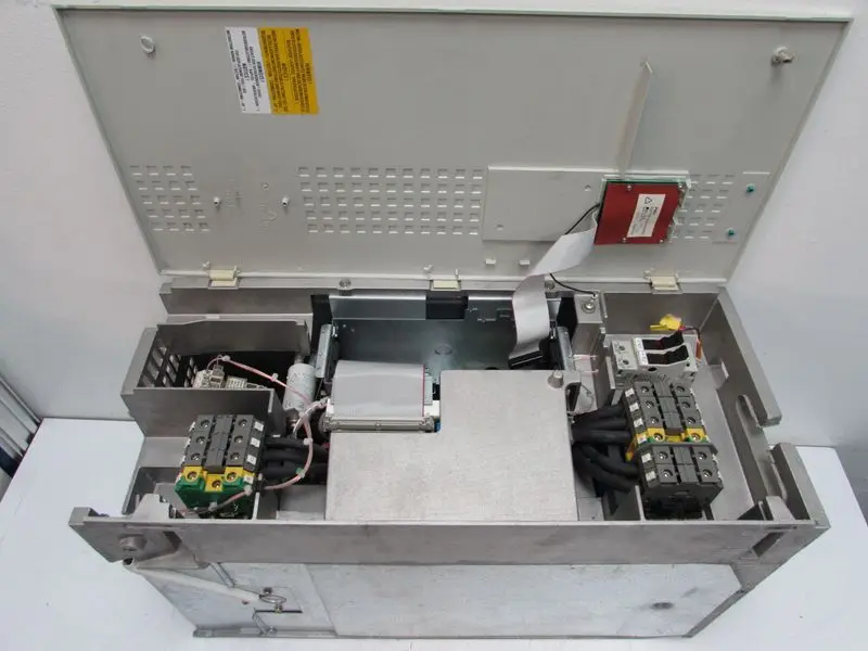 Produktfoto 1 von Siemens AC Drive Simovert VC 6SE7025-4CD60 Erz.-S: B 3x230V 54.0A Tested
