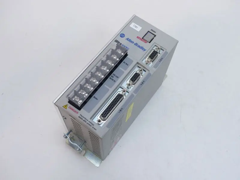 Produktfoto 1 von Allen-Bradley Ultra 3000i 2098-DSD-005X Servo Drive neuwertig