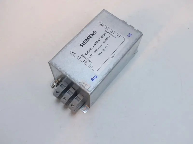 Produktfoto 1 von SIEMENS 6SE7023-4ES87-0FB1 380-480V 50-60Hz 36A 40°C Neuwertig