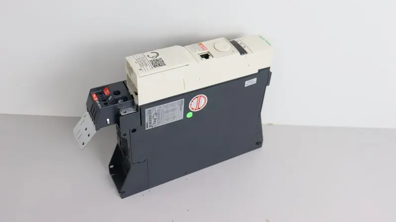 Produktfoto 1 von Schneider Electric Altivar ATV32HU30N4 400V 3kW 3HP TESTED NEUWERTIG