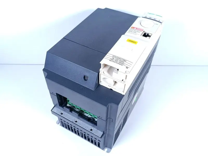 Produktfoto 1 von Schneider Electric Altivar 32 ATV32HU75N4 7.5kW - 10HP 400V TESTED & NEUWERTIG