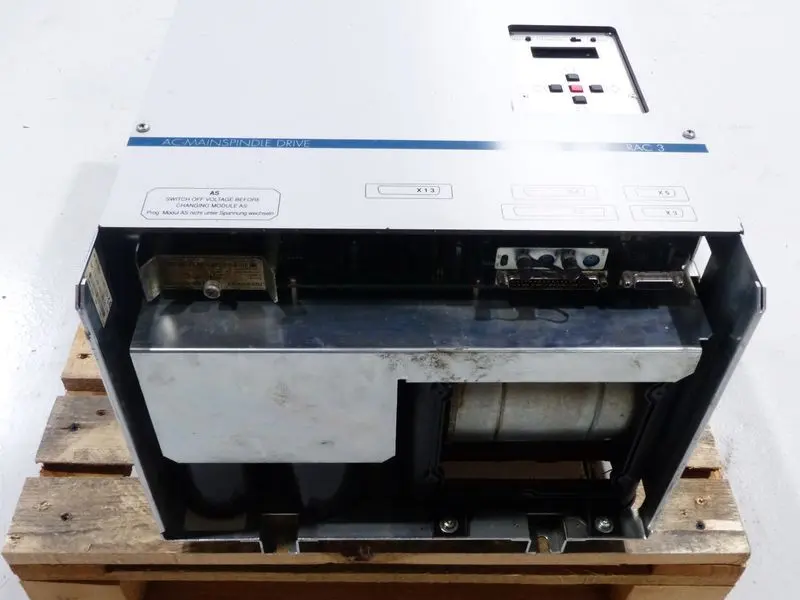 Produktfoto 1 von Indramat AC-Mainspinle Drive Rexroth RAC 3.5-200-460-L00-Z1-220 MNR: R911259634