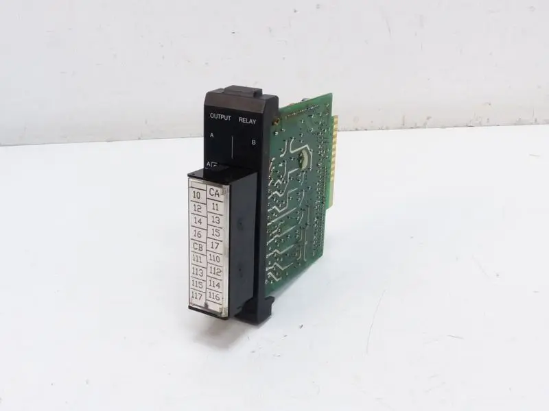 Produktfoto 1 von Fanuc GE IC610MDL182A RELAY Output Module 16 Circuits Top Zustand