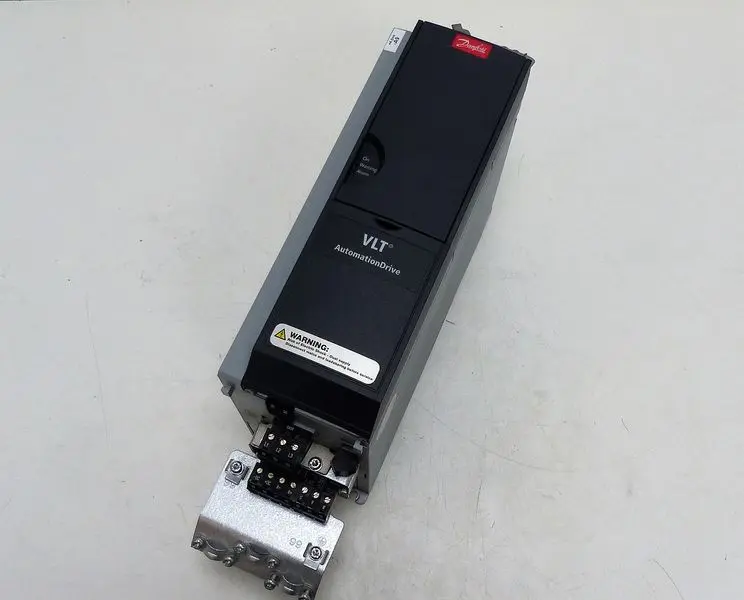 Produktfoto 1 von Danfoss FC-301 FC-301P1K1T4E20H1BXX 131B1426 1,1kW 400V Profibus TOP ZUSTAND
