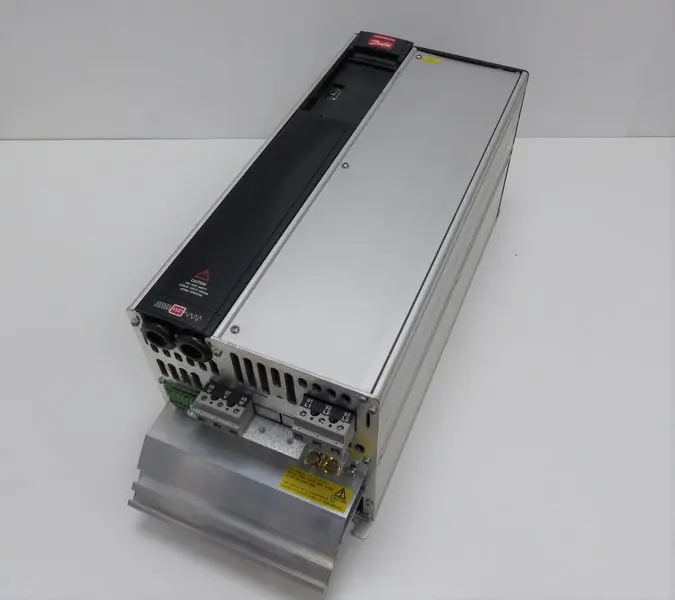 Produktfoto 1 von Danfoss VLT5016 175Z4293 VLT5016PT5C20STR3D0F10A00 175Z0404 Profibus TESTED TOP