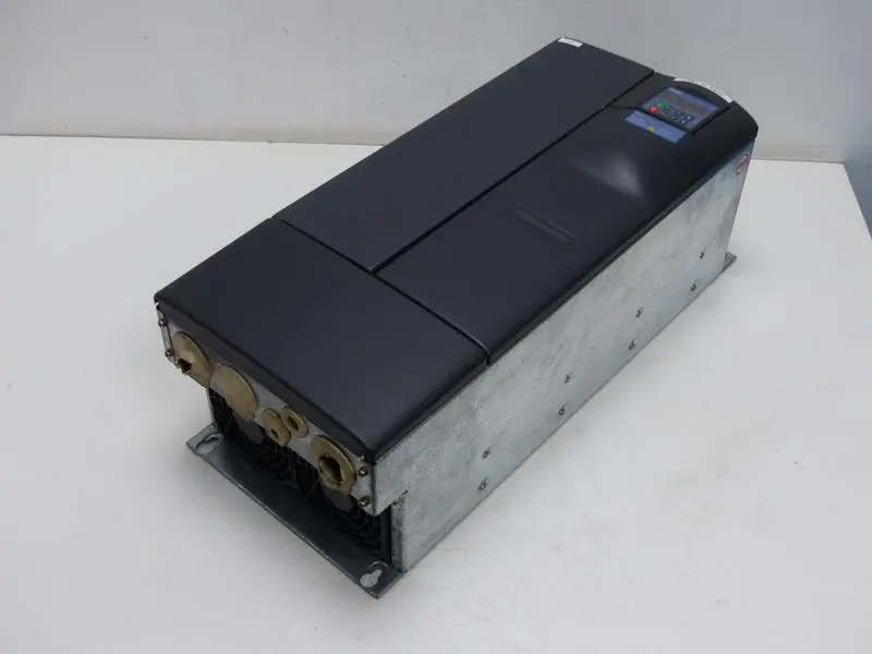 Produktfoto 1 von Siemens HVAC Products 6SE6436-2BD34-5EA0 SED2-45/32B + Keypad 400V TESTED & TOP ZUSTAND