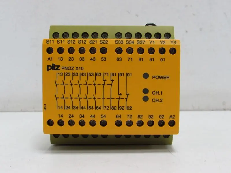 Produktfoto 1 von PILZ PNOZ X10 24VDC 6n/o 4n/c 3LED Ident.No.: 774709 24VDC 5,5W NEUWERTIG