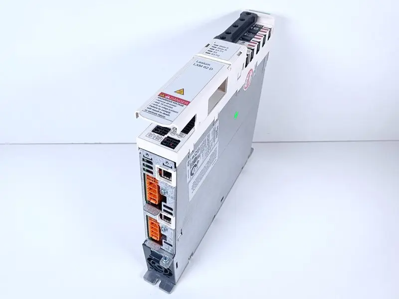 Produktfoto 1 von Schneider Electric Lexium LXM 62 D LXM62DD15Dxxxxx LXM62DD15D21000 NEUWERTIG