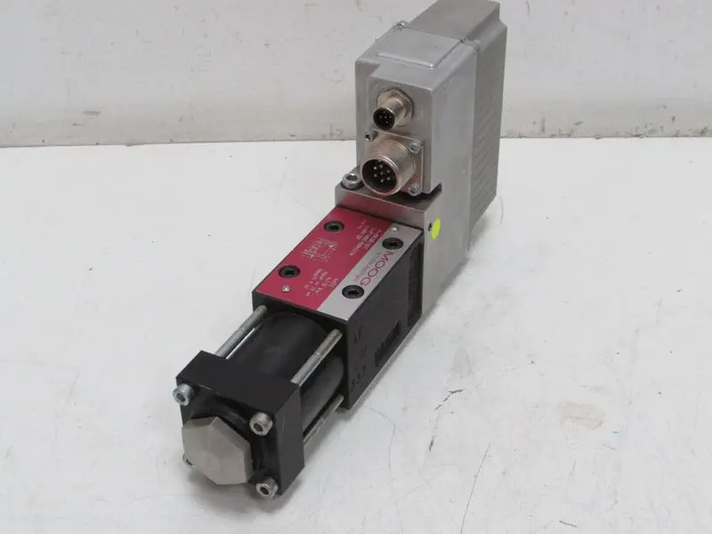 Produktfoto 1 von MOOG Direct Drive Valve D638E101 P16XX1D0V552M Mod. D638-E101 UNUSED UNBENUTZT