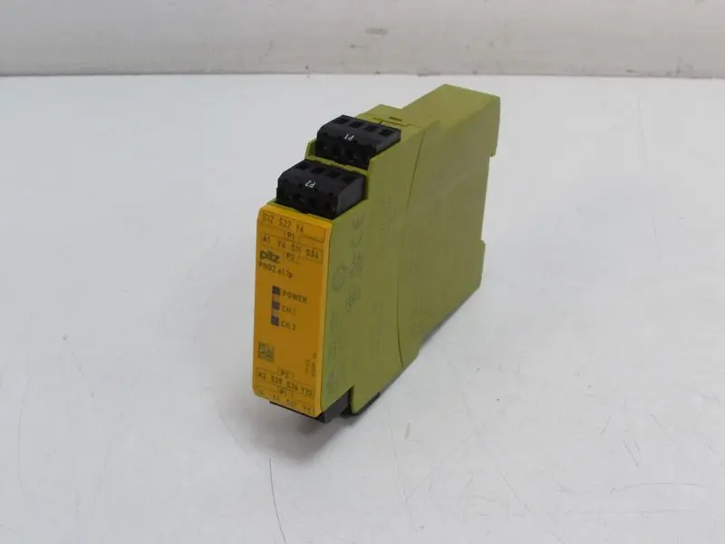 Produktfoto 1 von PILZ PNOZ e1.1p 24VDC 2so ID No.: 774133 TOP ZUSTAND