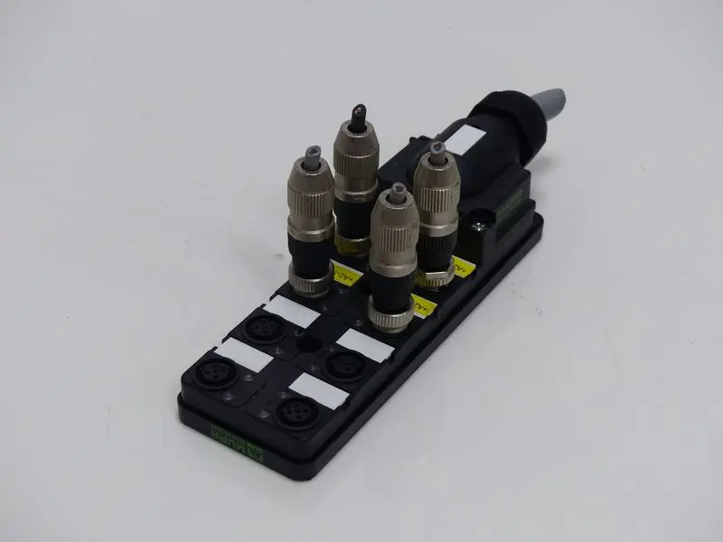 Produktfoto 1 von MURR Elektronik Art.No. 27106 Passiv-Verteiler Kunstst. 8xM12 5pol steckb.Klemme