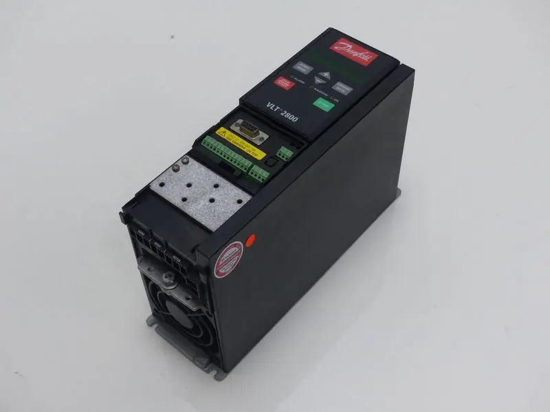 Produktfoto 1 von Danfoss VLT2830PT4B20STR1DBF00A00 P/N: 195N1063 TESTED USED