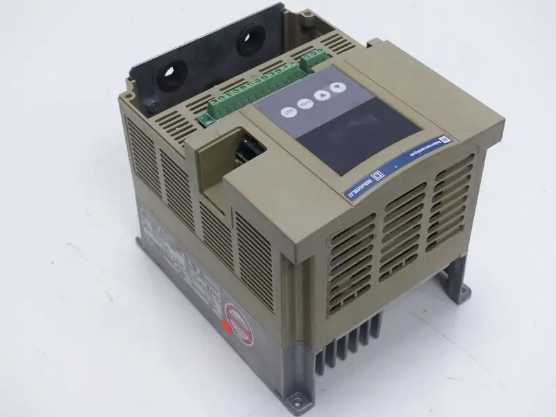 Produktfoto 1 von Telemecanique Frequenzumrichter ATV18U29M2 1,5kW 6,8A 230V TESTED