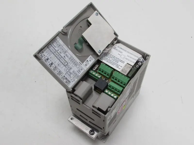 Produktfoto 1 von Telemecanique Altivar ATV31H055M2 0,55kW 0.75HP 6.8A 230V TESTED & TOP ZUSTAND