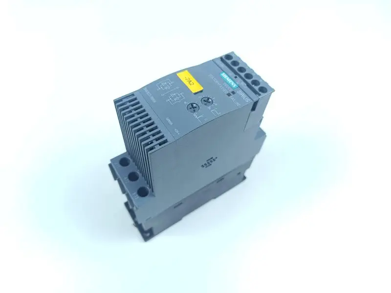 Produktfoto 1 von Siemens SIRIUS 3RW3027-1BB04 400V 15 kw Sanftstarter TESTED & NEUWERTIG