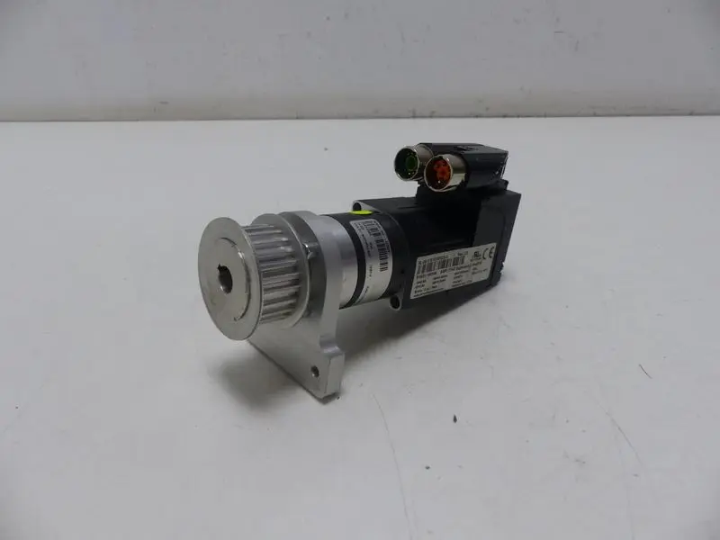 Produktfoto 1 von B&R Servomotor 8LVB13.B1015F000-0 REV: C2 8LVB13.B1003S1CW00 TOP ZUSTAND