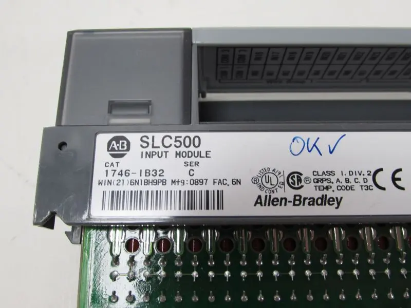 Produktfoto 1 von Allen Bradley SLC500 1746-IB32 Input Module SER. C TOP ZUSTAND
