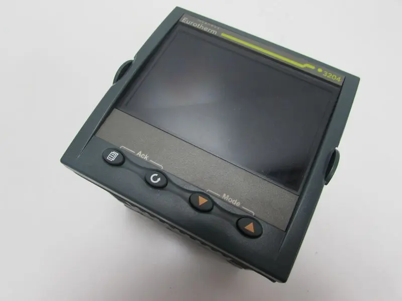 Produktfoto 1 von EUROTHERM 3204 3204/CC/VH/RRDX/X/XXX/G/ENG/ENG/ TESTED TOP ZUSTAND