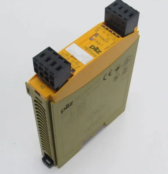 Produktfoto 1 von PILZ PNOZ mo4p 240V ID No.: 773536 multi safe I/O TESTED TOP ZUSTAND