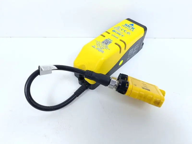 Produktfoto 1 von Sick TR10-SLM01C Saefty Switch 6054761 Ser.A + Sick FLN-OSSD1100108 TOP ZUSTAND
