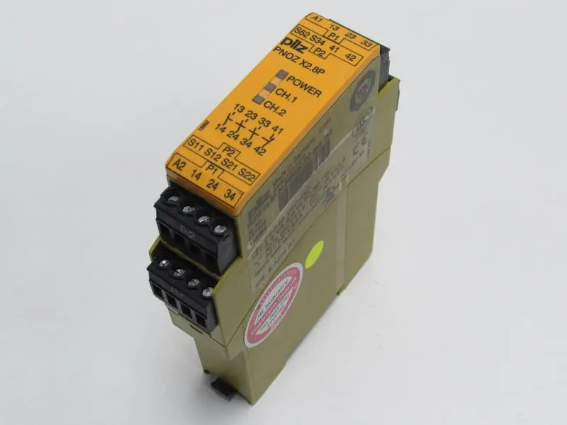 PILZ PNOZ X2.8P 24-240VAC/DC 3n/o 1n/c ID No.:777302 TESTED TOP ZUSTAND