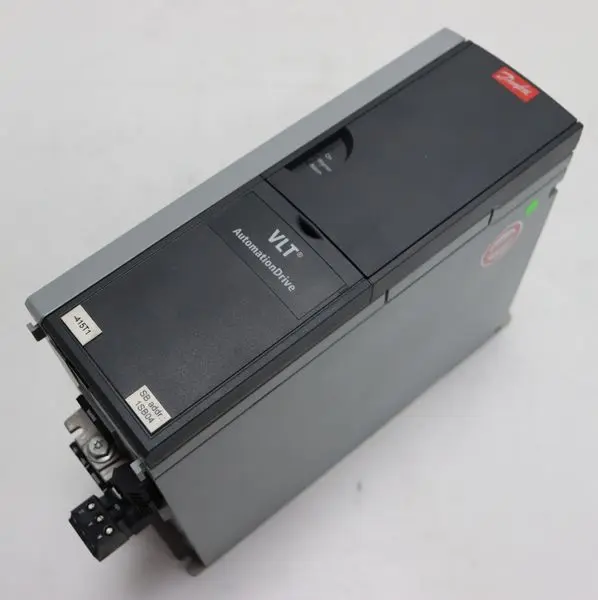 Produktfoto 1 von Danfoss FC-302PK75T5E20H1 131B0028 FC302 400V 0,75kw TESTED NEUWERTIG