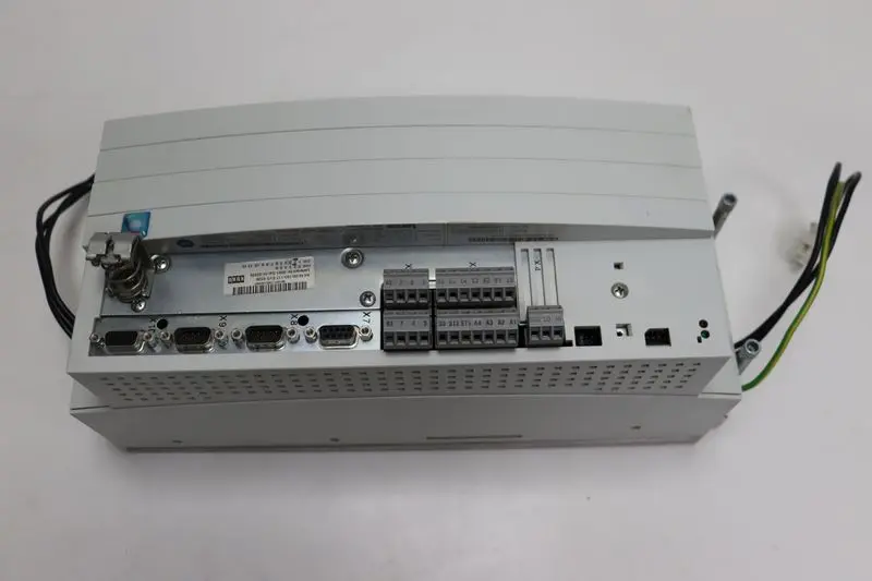 Produktfoto 1 von Lenze Vector 9300 EVS9326-KHV531 33.9326HK.2M.22.V531 KUKA 00-103-117