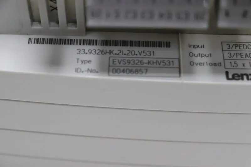 Produktfoto 1 von Lenze Vector 9300 EVS9326-KHV531 33.9326HK.2I.20.V531 KUKA 00-103-117