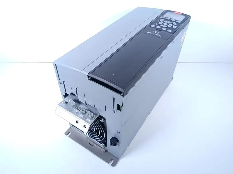 Produktfoto 1 von Danfoss FC-102P11KT4E20H1XGXXXXSXXXXAXBXCXXXXDX 131F0427 11kw 400V NEUWERTIG