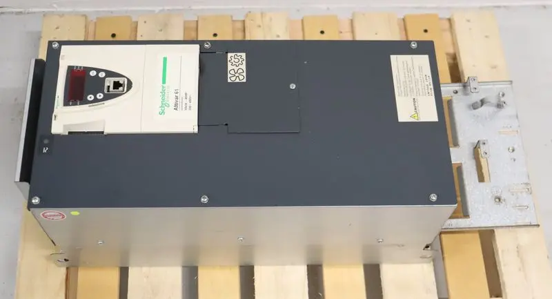Produktfoto 1 von Schneider Electric Altivar 61 ATV61HD30N4 30kW 400V TESTED TOP ZUSTAND