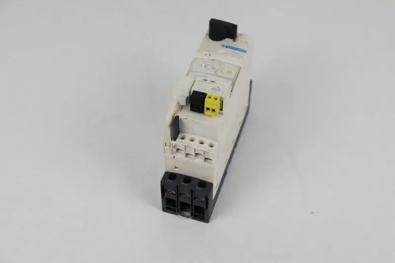 Produktfoto 1 von Schneider Electric TeSys LUCD18BL LUB32 400V 15kw STEUEREINHEIT TESTED TOP
