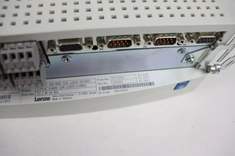 Produktfoto 1 von Lenze EVS9323-CPV003 Servo Umrichter  Top Zustand