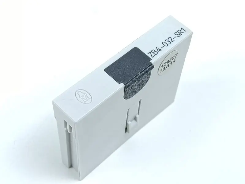 Produktfoto 1 von Moeller ZB4-032-SR1 Flash Speicher Modul NEUWERTIG