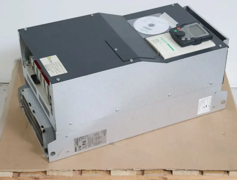 Produktfoto 1 von Schneider Altivar 71 ATV71HD55N4 55kW - 75HP 400V TESTED TOP ZUSTAND
