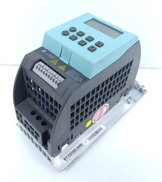 Produktfoto 1 von Siemens Sinamics G110 6SL3211-0AB12-5BA0 TESTED TOP ZUSTAND