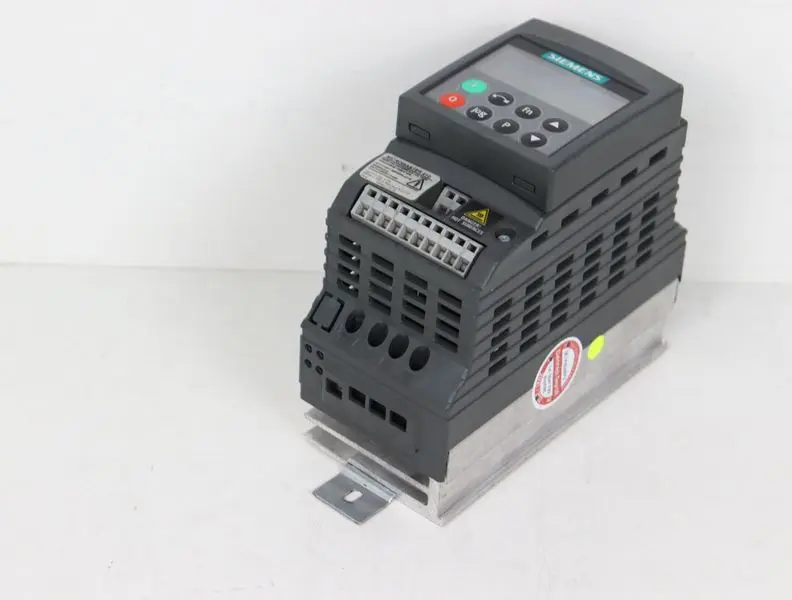 Produktfoto 1 von Siemens Micromaster 410 6SE6410-2BB13-7AA0 TESTED TOP ZUSTAND