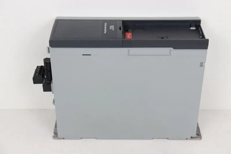 Produktfoto 1 von Danfoss FC-302P2K2T5E20H1B 131B0048 2,2kw 400VTESTED TOP ZUSTAND