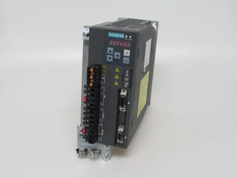 Produktfoto 1 von Siemens 6SL3210-5FB10-8UF0 SINAMICS V90 PROFINET Motor: 0,75kW NEUWERTIG